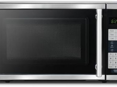 Countertop Microwave Ovens 0.7 Cu. Ft. 700 Watts Microwave Oven With LED Lighting,Turntable and Child Lock,Compact Microwave Perfect for Apartments and Dorms,Easy Clean Interior, Black